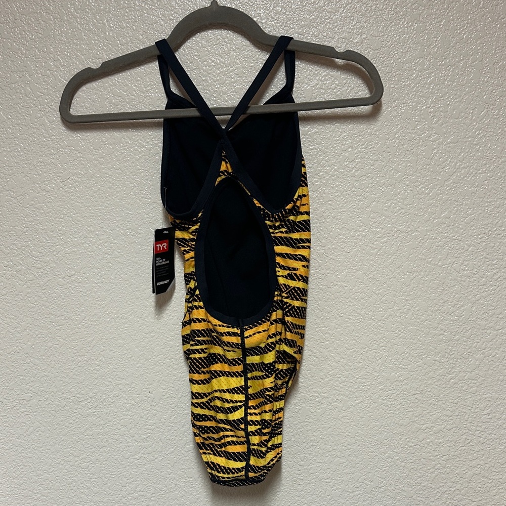NWT TYR Women’s Durafast Elite Open Back Yellow/Black Swim Suit - Size 30 - Picture 6 of 6